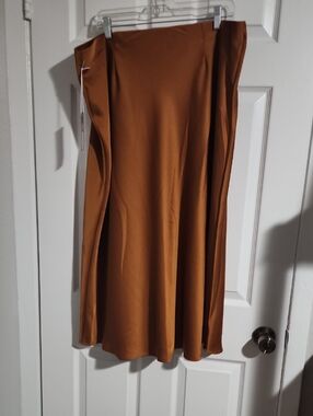 Women's Midi Skirt in Rust Brown